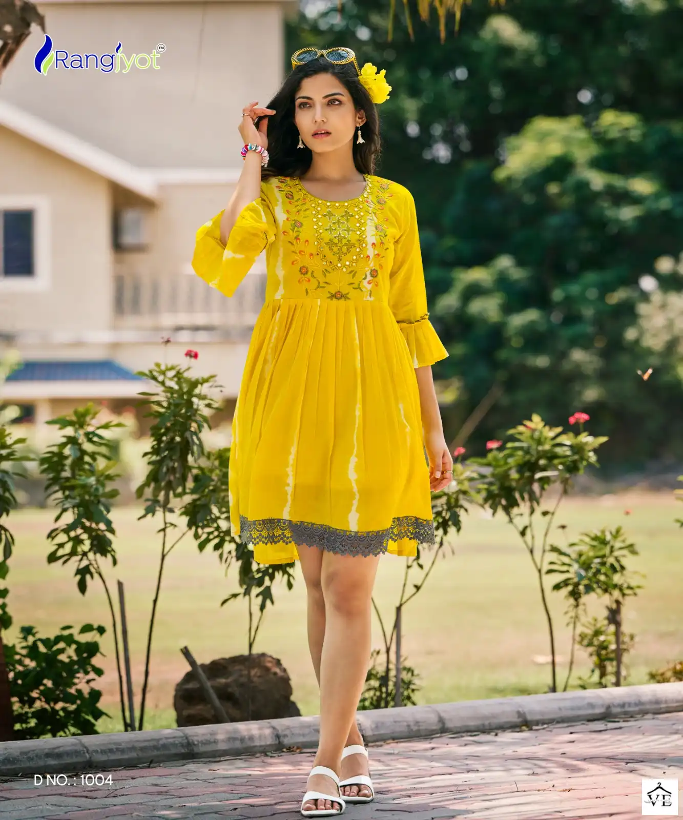 Rangjyot Rich Girl Cotton Mull Wholesale Kurtis Catalog - Image 4