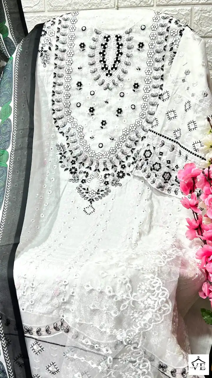 Dinsaa Roohi Color Cambric Wholesale Pakistani Salwar Suit Catalog - Image 16