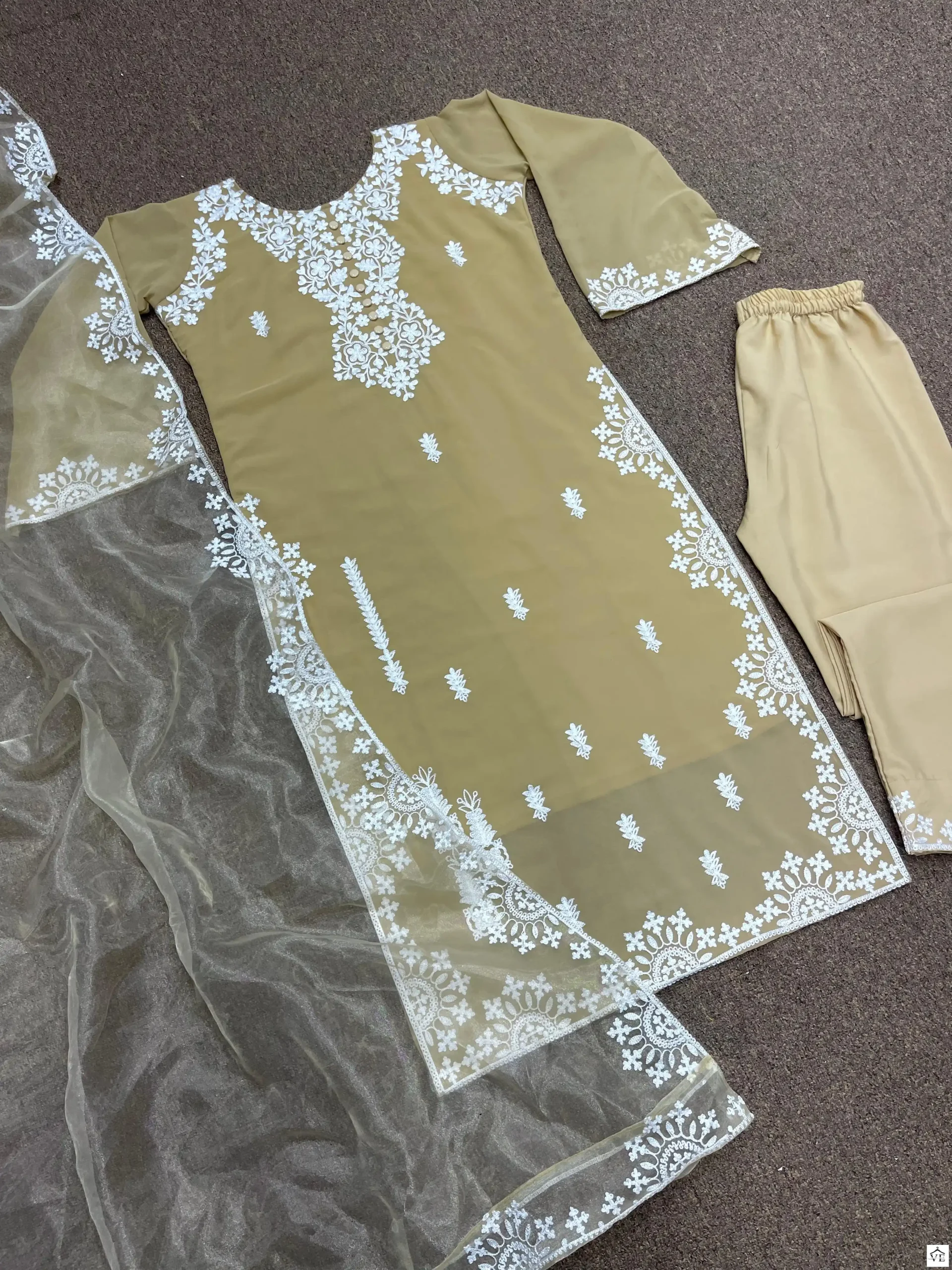 Vardan Ethnic Hk 1535 Georgette Wholesale Designer Pakistani Readymade Salwar Suit Catalog - Image 4