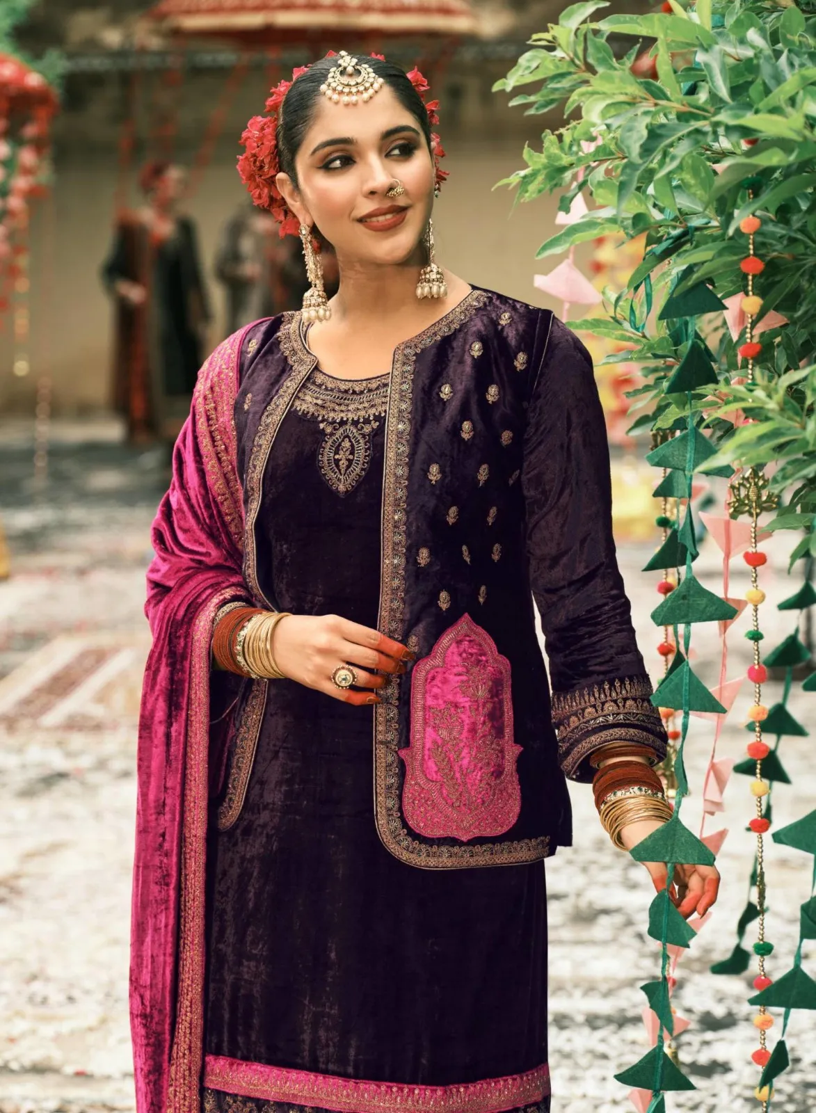 Ibiza Suneherii Viscose Velvet Embroidery Salwar Suit
