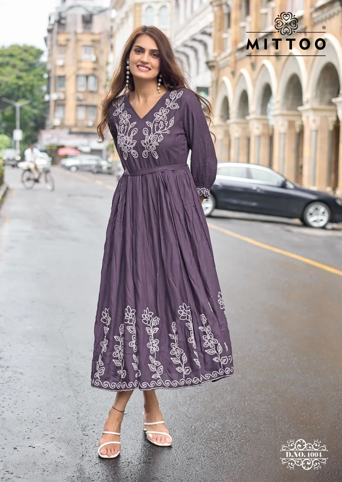Mittoo Queen Rayon Weaving Thread Worked Kurtis