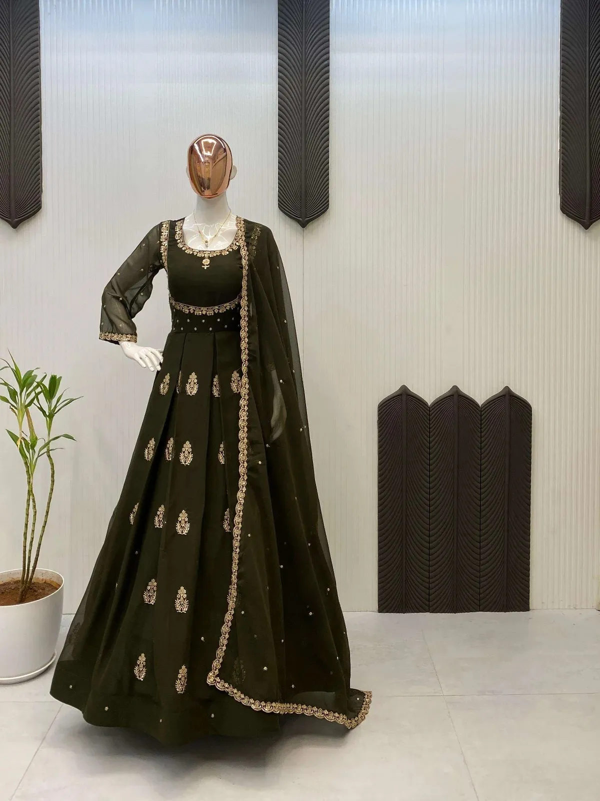 LG Designer Georgette Designer Partywear Gown With Dupatta